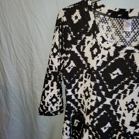 Bongo Geometric Comfy fit flare dress Size Juniors XL - Picture 4 of 6